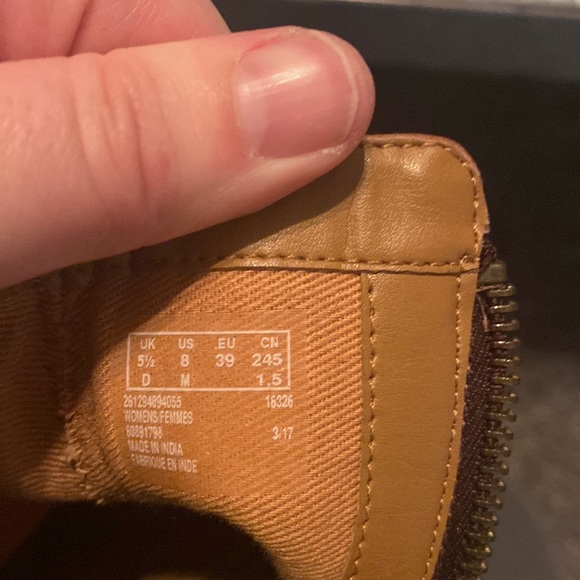 Clarks booties - Picture 8 of 8